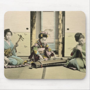 Tapis De Souris Filles japonaises jouant la cannelure, le "koto"