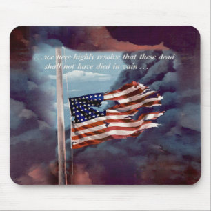 Tapis De Souris Fumée tombée mais pas oubliée et drapeau déchiré