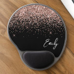Tapis De Souris Gel Black Blush Rose Rose Parties scintillant Or Nom d<br><div class="desc">Noir et or Rose - Blush Pink Sparkle Parties scintillant Nom du monogramme et initiale Mousepad (Pad souris). Cela rend le cadeau parfait pour 16 ans,  mariage,  douche nuptiale,  anniversaire,  baby shower ou bachelorette pour quelqu'un qui aime le luxe glam et les styles chic.</div>