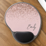 Tapis De Souris Gel Blush Rose Rose Gold Parties scintillant Nom de la<br><div class="desc">Rose Gold - Blush Pink Sparkle Parties scintillant Nom du monogramme et initiale Mousepad (Pad de souris). Cela rend le cadeau parfait pour 16 ans,  mariage,  douche nuptiale,  anniversaire,  baby shower ou bachelorette pour quelqu'un qui aime le luxe glam et les styles chic.</div>