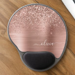 Tapis De Souris Gel Brushed metal rose Gold Pink Glitter Monogram<br><div class="desc">Or rose - Faux Roses Fluides Parties scintillant à étincelles métalliques brossé Monogramme de métal Nom et Mousepad initial (Pad de souris). Cela rend le cadeau parfait pour 16 ans,  mariage,  douche nuptiale,  anniversaire,  baby shower ou bachelorette pour quelqu'un qui aime le luxe glam et les styles chic.</div>