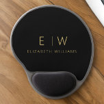 Tapis De Souris Gel Nom de monogramme minimaliste en or noir classique<br><div class="desc">Améliorez votre espace de travail avec notre Souris Monogram Moderne et Élégante. Ce tapis de souris sophistiqué allie élégance intemporelle et minimalisme contemporain, ajoutant une touche de raffinement à votre bureau. Conçu avec une attention minutieuse aux détails, ce tapis de souris est plus qu'un simple accessoire fonctionnel, c'est une déclaration...</div>