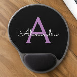 Tapis De Souris Gel Purple Black Girl Script Monogramme Nom Moderne<br><div class="desc">Monogramme violet et noir Ajoutez votre propre nom Mousepad (Mouse Pad). Cela rend le cadeau parfait pour 16 ans,  mariage,  douche nuptiale,  anniversaire,  baby shower ou bachelorette pour quelqu'un qui aime le luxe glam et les styles chic.</div>