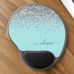 Tapis De Souris Gel Silver Aqua Turquoise Blue Girl Parties scintillan<br><div class="desc">Argent et Aqua Turquoise Blue Sparkle Parties scintillant Nom du monogramme et Mousepad initial (Mouse Pad). Cela rend le cadeau parfait pour 16 ans,  mariage,  douche nuptiale,  anniversaire,  baby shower ou bachelorette pour quelqu'un qui aime le luxe glam et les styles chic.</div>