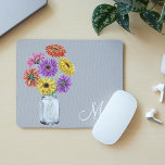 Tapis De Souris Gerbera Daisy Mason Jar Monogramme Pour elle<br><div class="desc">Cette conception a été créée par art numérique. Elle peut être personnalisée dans la zone fournie ou customisée en choisissant le clic pour customiser une autre option et en changeant le nom, les initiales ou les mots. Vous pouvez également modifier la couleur et le style du texte ou supprimer le...</div>