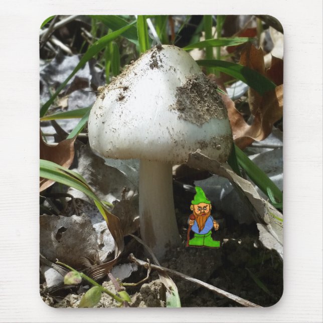 Tapis De Souris Gnome de bande dessinée sous un champignon (Devant)