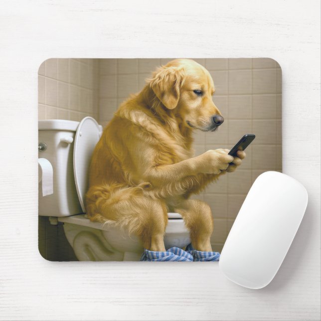 Tapis De Souris Golden Retriever Sitting On the Toilet Texting (Avec souris)