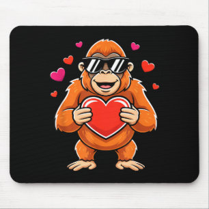 Tapis De Souris Gorille cool tenant un cœur pour la Saint-Valentin