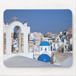 Tapis De Souris Grèce, Santorin. Tour Bell et dômes bleus de 2