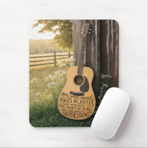 Tapis De Souris Guitare appuyée contre une grange avec citation