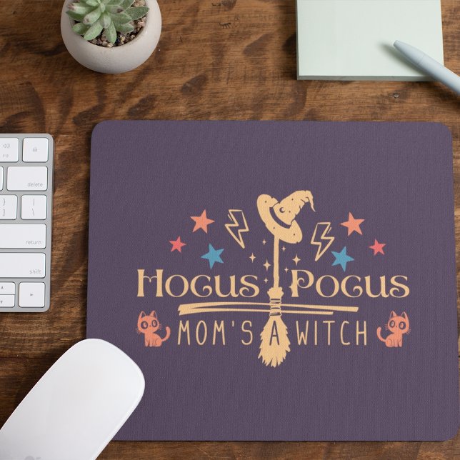 Tapis De Souris Hocus Pocus Maman est une sorcière (Hocus Pocus, Mom's a Witch Mousepad Cover from The Beekeeper Store)