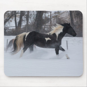 Tapis De Souris Horse Running Through the Snow