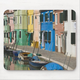 Tapis De Souris Italie, Venise, Burano. Maisons multicolores le lo