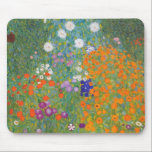 Tapis De Souris Jardin aux fleurs (Gustav Klimt)<br><div class="desc">Ce dessin présente une peinture de l'artiste autrichien Gustav Klimt (1862-1918). C'est une représentation d'un beau jardin fleuri dans le style typiquement impressionniste de Klimt. Les fleurs ont presque l'air d'être débordantes, et il est impossible de ne pas se sentir soulagé par leur beauté. L'oeuvre originale a été achevée en...</div>