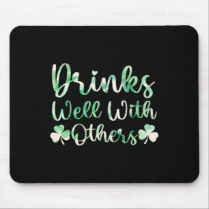 Tapis De Souris Jolie Saint-Patrick buvant des boissons Tie Dye Bi