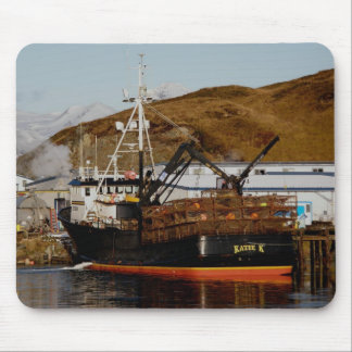 Tapis De Souris Katie K, bateau de crabe dans le port néerlandais,