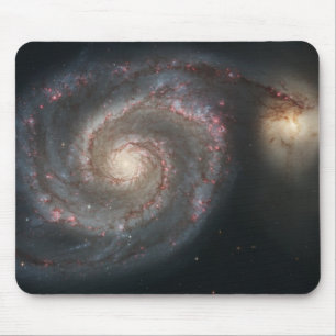 Tapis De Souris La galaxie Whirlpool M51 et son compagnon dans l'e