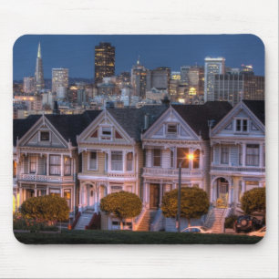 Tapis De Souris La vue de nuit des maisons "a peint dames"