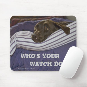 Tapis De Souris Labrador Retriever Dans Le Lit