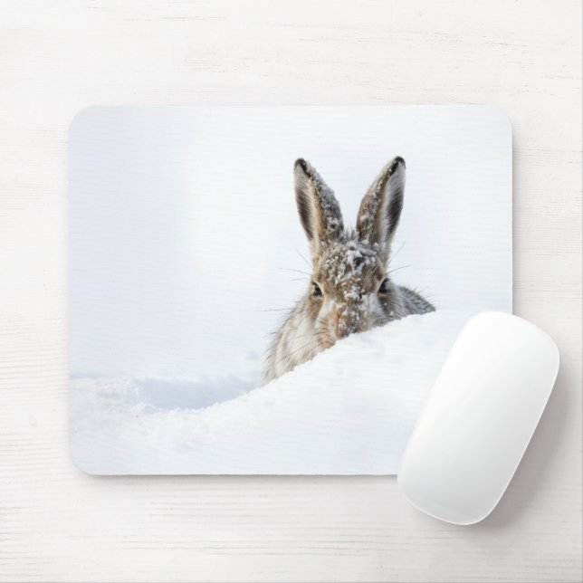 Tapis De Souris Lapin regardant par-dessus une congère (Avec souris)