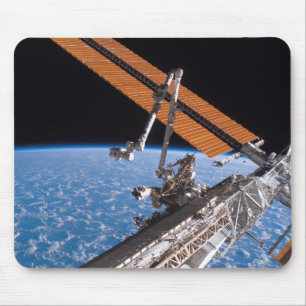 Tapis De Souris Le Canadarm2 et les ailes de panneaux solaires