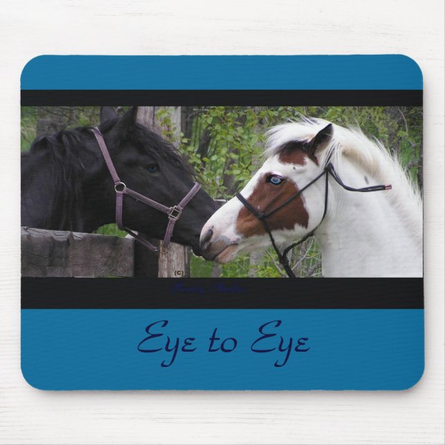 Tapis De Souris Le cheval observe Mousepad (Devant)