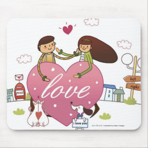 Tapis De Souris Le plan rapproché d'un couple tenant un coeur