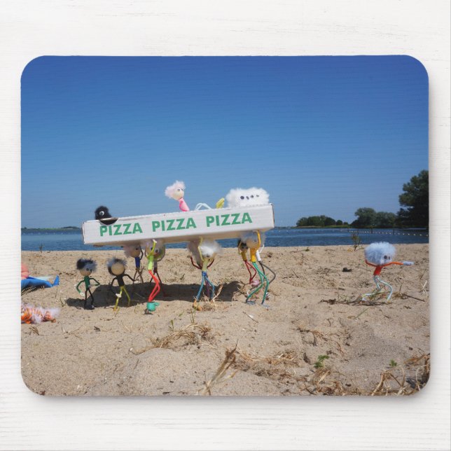 Tapis De Souris Les Fubby qui volent une pizza sur la plage. (Devant)