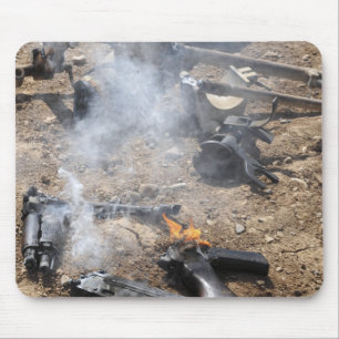 Tapis De Souris Les morceaux d'armes ennemies présentent pour