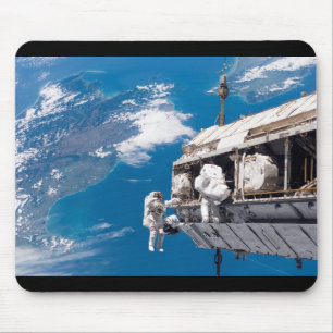 Tapis De Souris L'espace astronaute au-dessus de la Terre