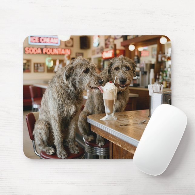 Tapis De Souris Lévriers Irlandais partageant un milkshake (Avec souris)