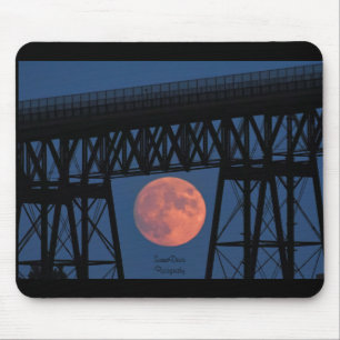 Tapis De Souris Lune se lève sous le pont de Walkway