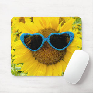 Tapis De Souris Lunettes de soleil de coeur sur tournesol