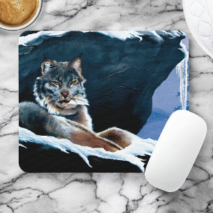 Tapis De Souris Lynx hivernal majestueux se reposant sur une monta