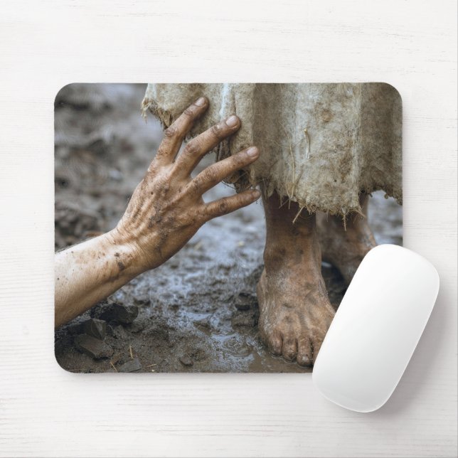 Tapis De Souris Main boueuse tendue vers Jésus (Avec souris)