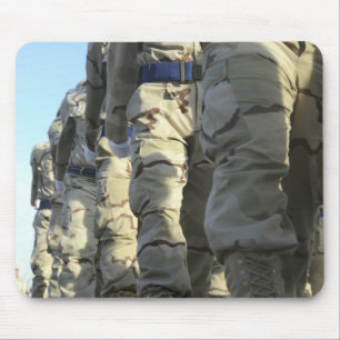 Tapis De Souris Marche irakienne de recrues de l'Armée de l'Air