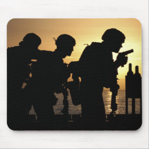 Tapis De Souris Marines tire des pistolets de 9mm