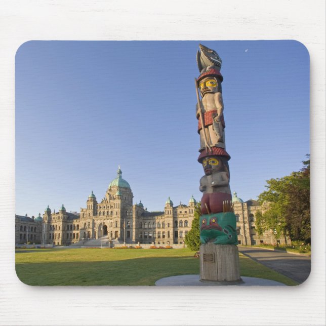 Tapis De Souris Mât totem devant l'édifice du Parlement à (Devant)