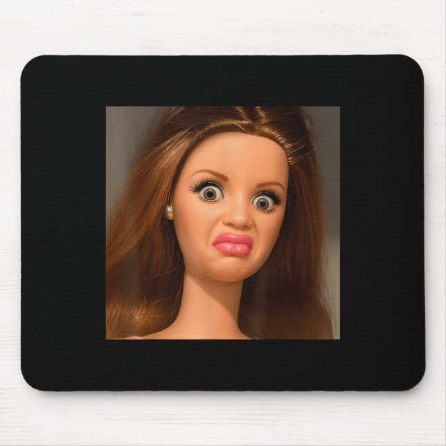 Tapis De Souris Meme de visage de poupée drôle dégoûtant  (Devant)