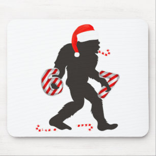 Tapis De Souris Mème drôle 67 avec Bigfoot et cannes de bonbon Noë