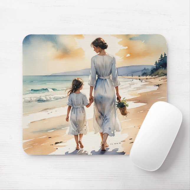 Tapis De Souris Mère et fille marchant sur la plage (Avec souris)
