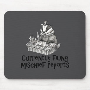 Tapis De Souris Mignon blaireau en train de déposer des rapports d
