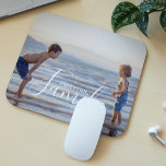 Tapis De Souris Modèle photo moderne simple Nom de famille personn<br><div class="desc">Simple Modern Modèle photo Personnalisé Nom de famille Mouse Pad dispose de votre photo préférée avec votre nom de famille personnalisé. Fait un cadeau fantastique pour Noël, anniversaire, anniversaire, fête des mères, Fête des pères, fête des grands-parents et plus encore. Personnalisez en modifiant le texte dans la zone de texte...</div>