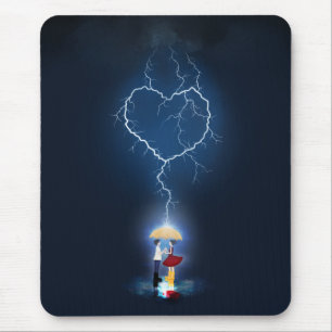 Tapis De Souris Moment romantique "Lovestruck" sous un parapluie