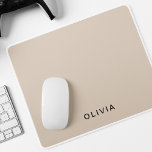 Tapis De Souris "Monogramme Beige personnalisé<br><div class="desc">Ajoutez une touche d'élégance à votre espace de travail avec ce tapis de souris monogramme beige personnalisé. Avec un design épuré et minimaliste sur un arrière - plan beige neutre, ce tapis de souris est personnalisable avec vos initiales ou monogrammes, ce qui en fait un ajout élégant et pratique à...</div>