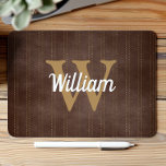 Tapis De Souris Monogramme de bronzage Brown foncé Vintage à rayur<br><div class="desc">Ce design présente un motif vintage de rayures bronzées sur un arrière - plan brun foncé. Personnalisez-le avec votre initiale monogramme en bronze doré et votre nom en écriture rétro blanche.</div>