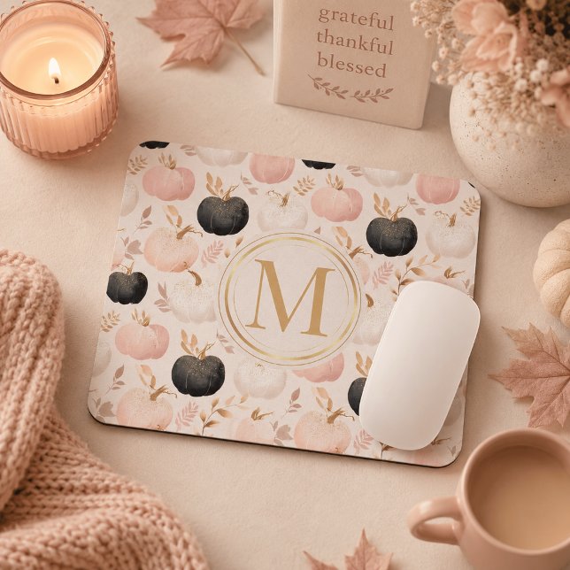 Tapis De Souris Monogramme de citrouille moderne – Initiale person (Créateur téléchargé)