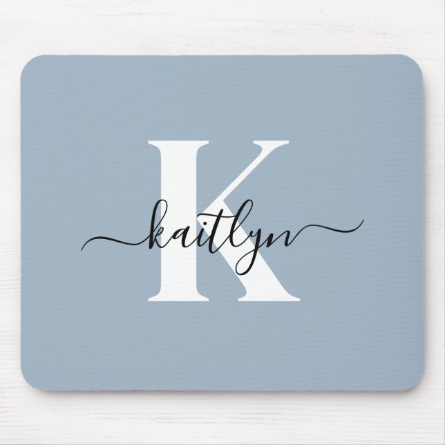 Tapis De Souris Monogramme élégant en bleu poussiéreux (Devant)