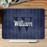 Tapis De Souris Monogramme rétro Vintage à rayures bleu marine<br><div class="desc">Ce design présente un motif vintage de rayures blanches sur un arrière - plan bleu marine. Personnalisez-le avec votre initiale monogramme en bleu foncé et votre nom en écriture rétro blanche.</div>
