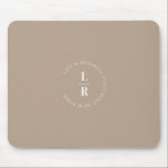Tapis De Souris Monogramme, salon, minimaliste, beige-marron<br><div class="desc">Minaliste,  moderne,  salon,  beige-marron,  monogramme,  corail.</div>